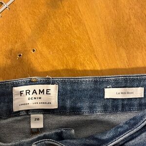 Frame Le Mini Boot Jeans